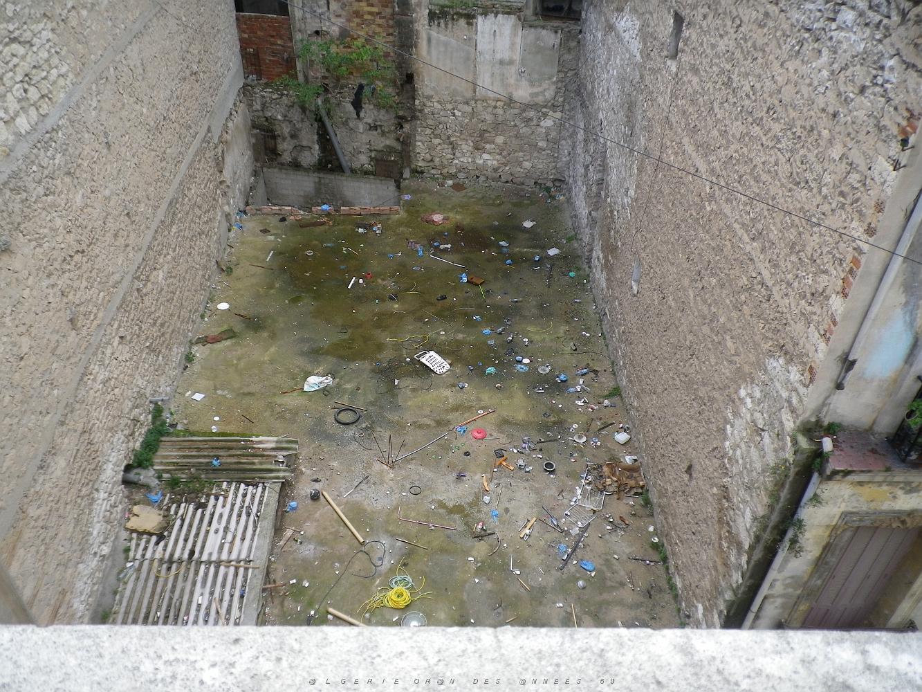 582 plus d'immeuble rue adolphe cousin .JPG